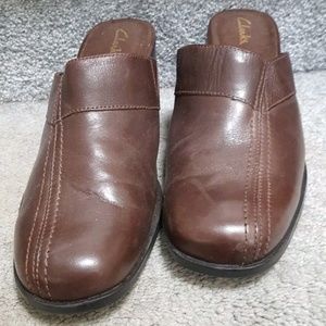 Clark's womens Dark Brown Leather Slides Mules Clo